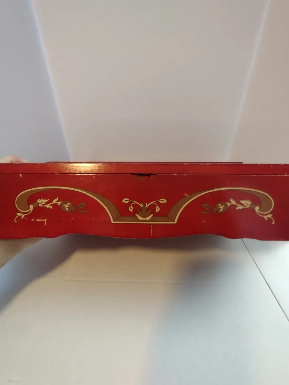 Princess Marcella Borghese Red Decorative Lacquered Trinket Box w/ Gold Accents